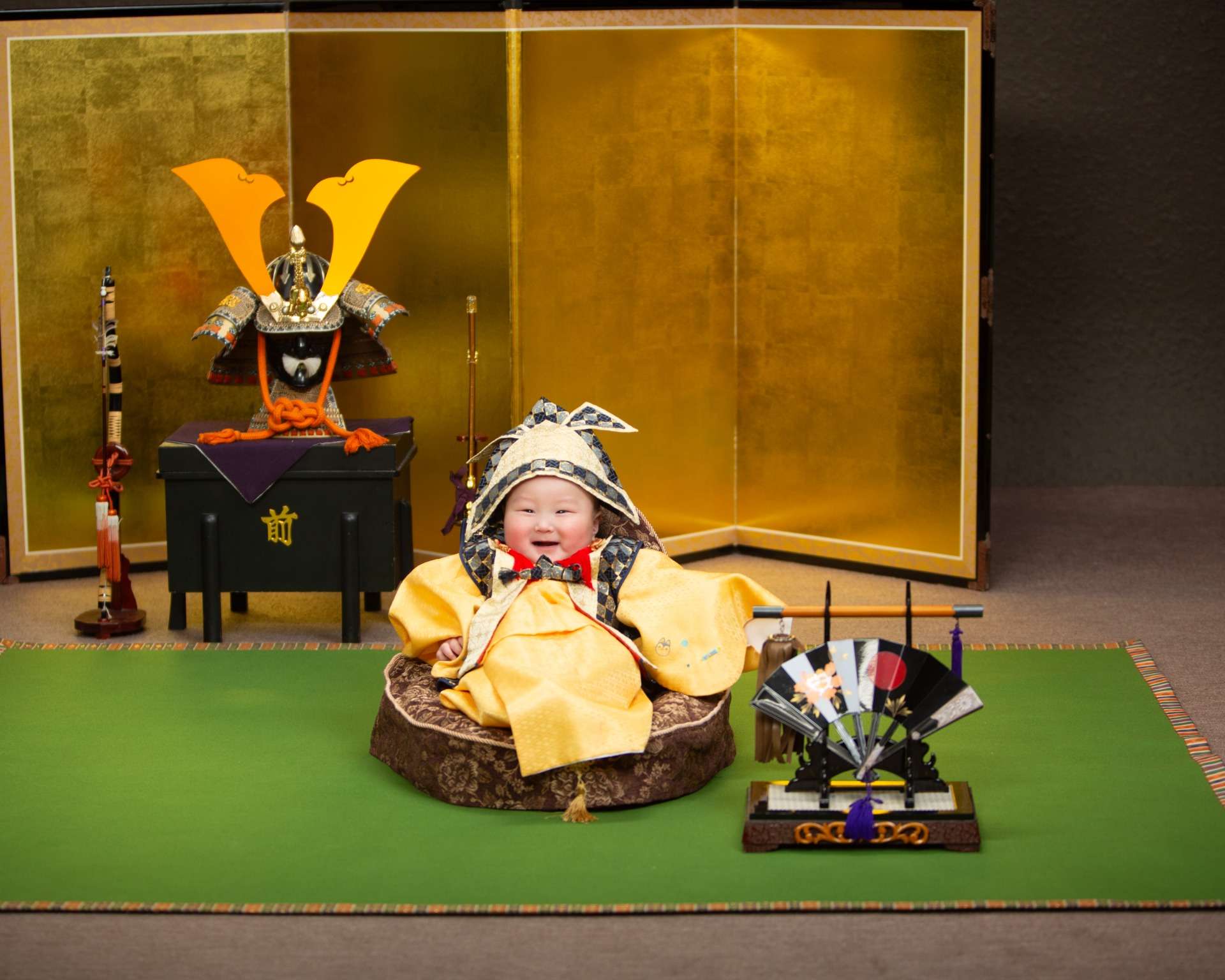 夫も仕事の車に1枚かざっています